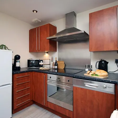 Brandon Hill Villa By Staybc - Please Note There Is No Wifi Currently דירה *